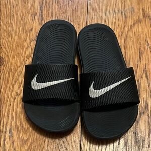 Kids Nike Kawa slides sandals